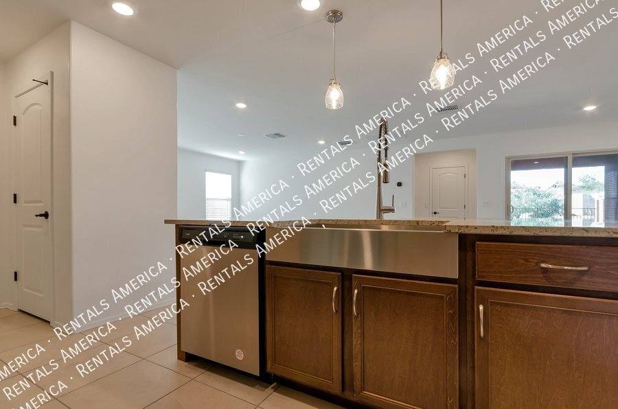 House for rent at 9221 N Peridot Vista Ave, Tucson, AZ 85742