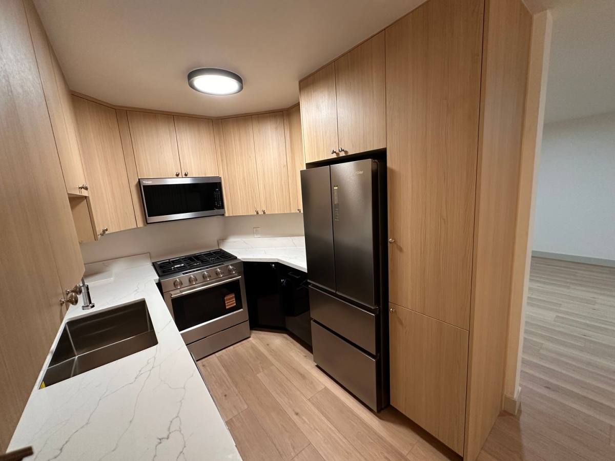 Apartment for rent at 1342 N Fuller Ave, Los Angeles, CA 90046