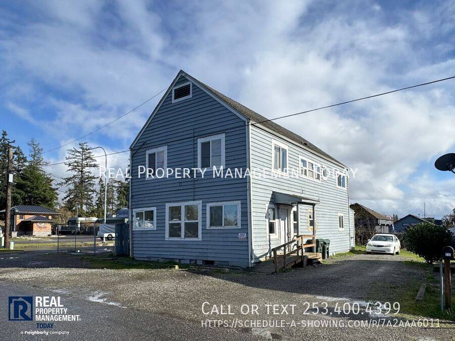 Apartment for rent at 206 128th St, Tacoma, WA 98444