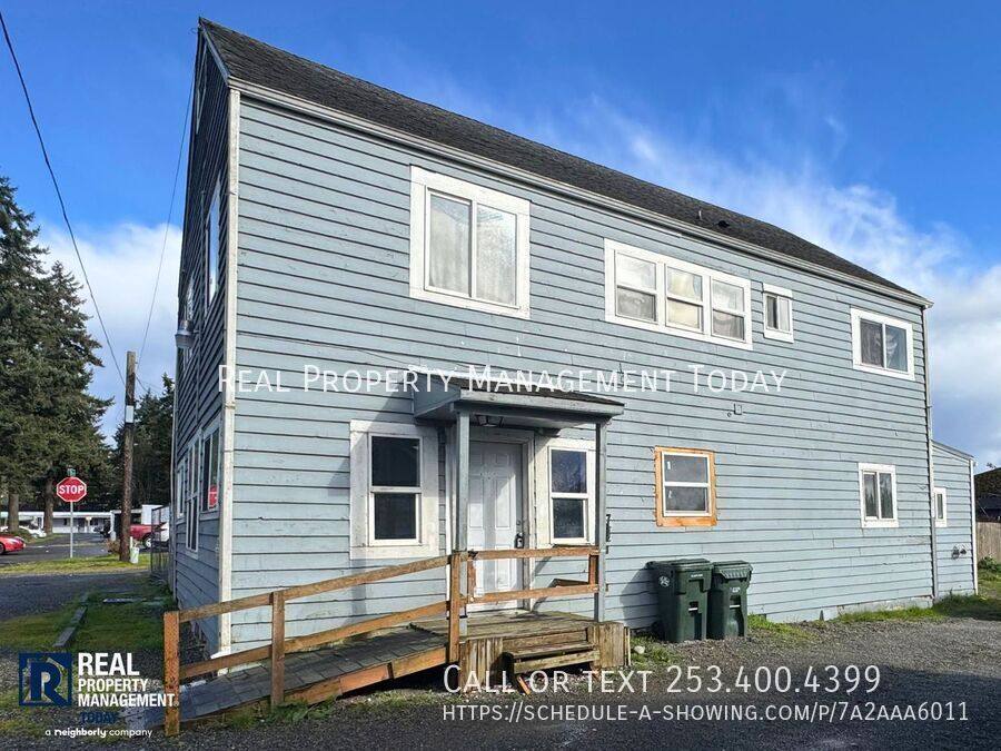 Apartment for rent at 206 128th St, Tacoma, WA 98444