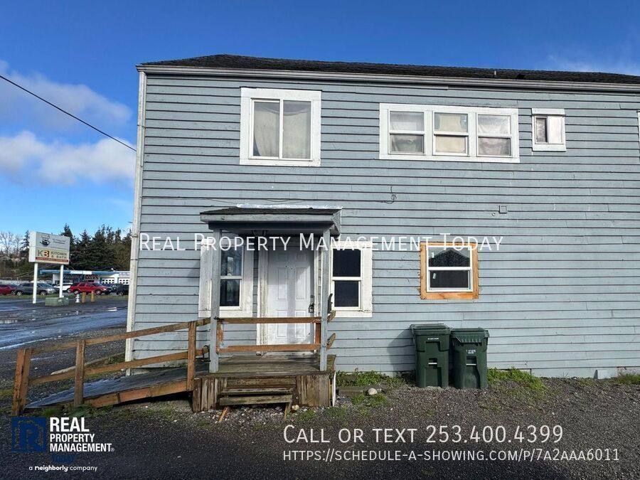 Apartment for rent at 206 128th St, Tacoma, WA 98444