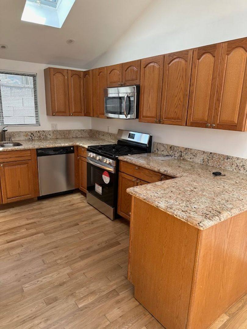 Townhouse for rent at 304 N Francisca, Redondo Beach, CA 90277