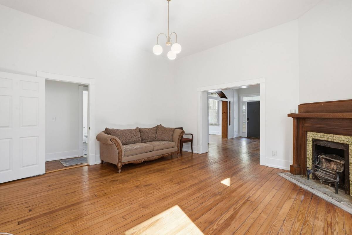 House for rent at 809 E Henry St, Savannah, GA 31401