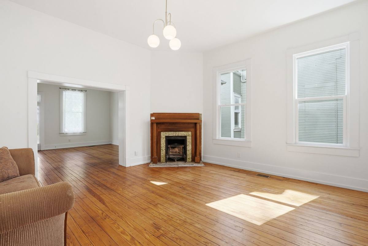 House for rent at 809 E Henry St, Savannah, GA 31401