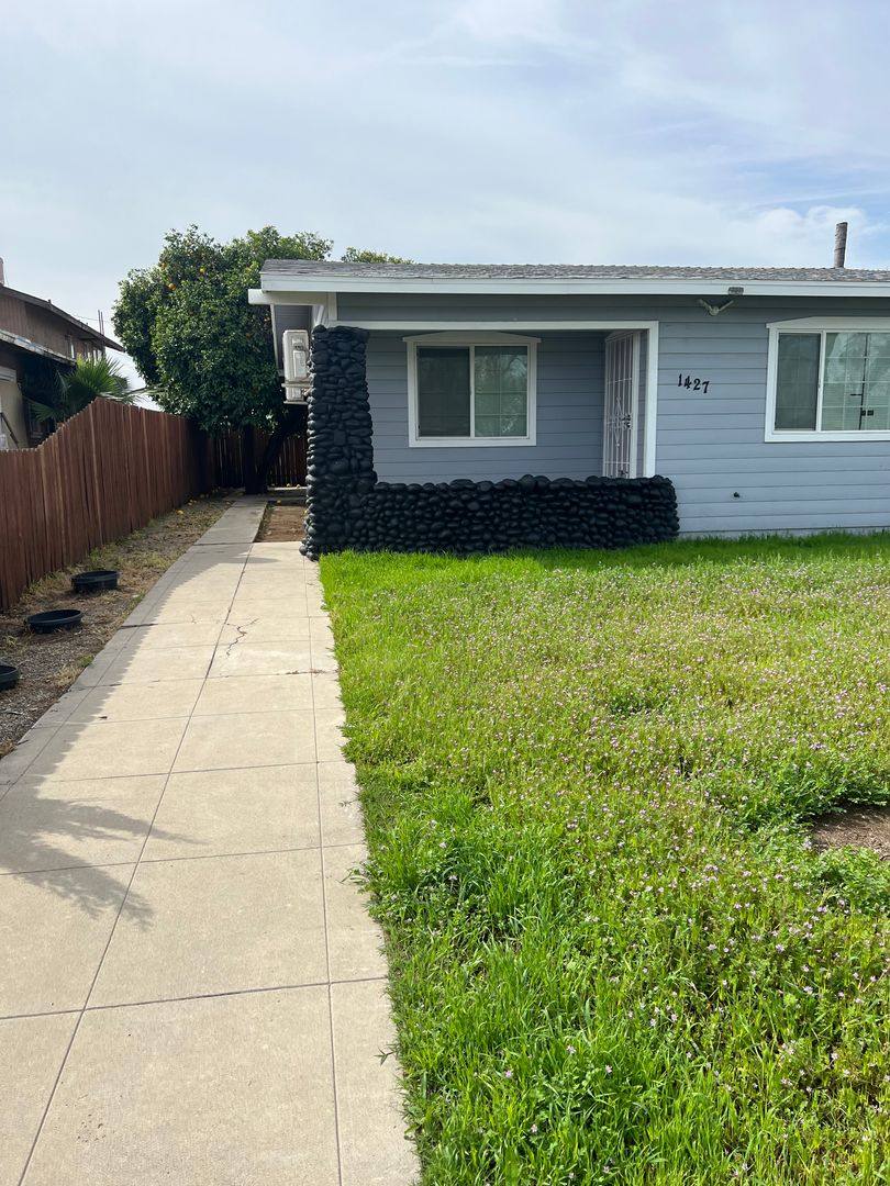 House for rent at 1427 E 18th St, Bakersfield, CA 93305