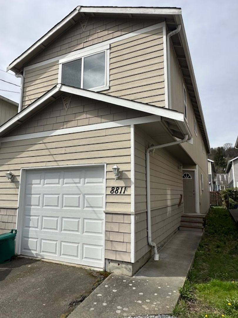 House for rent at 8811 4th Ave S, Seattle, WA 98108