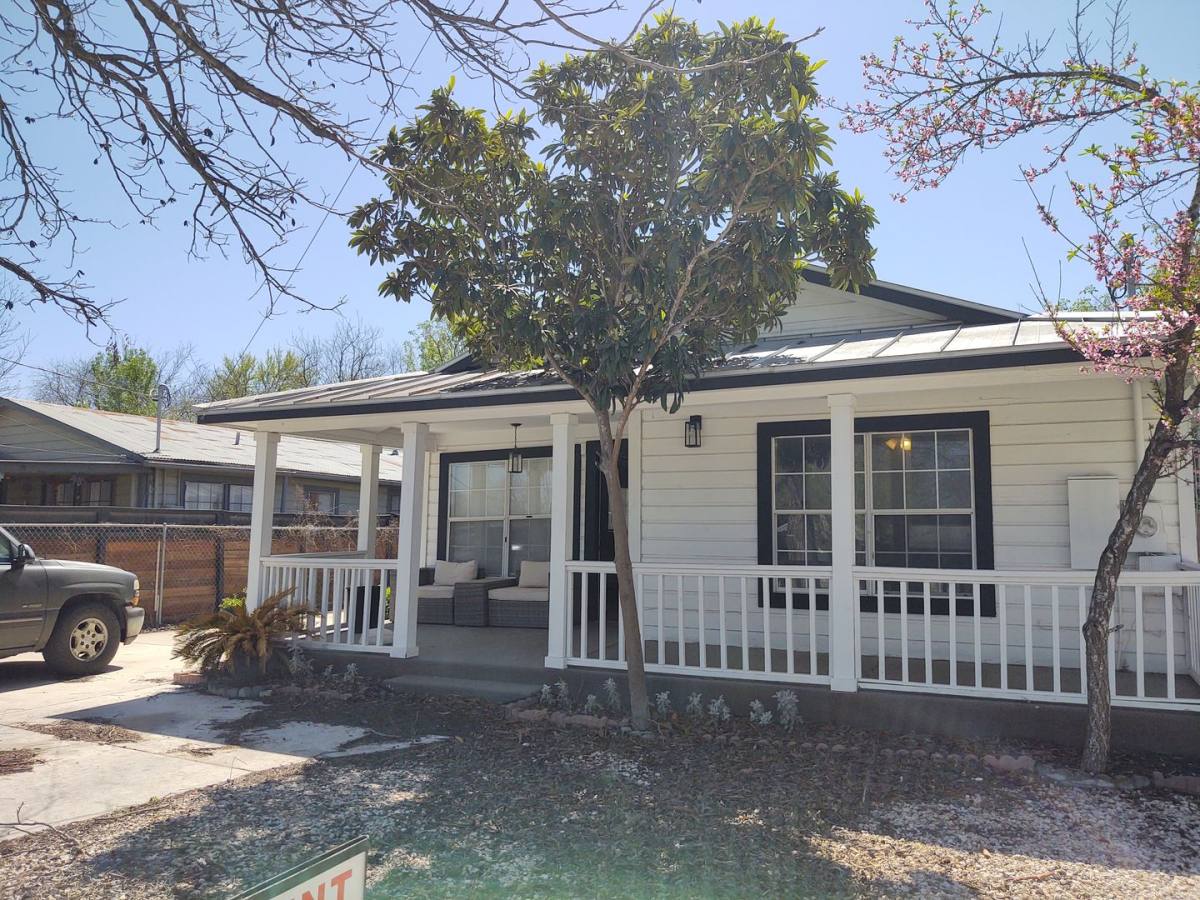 House for rent at 235 N Hidalgo Ave, New Braunfels, TX 78130