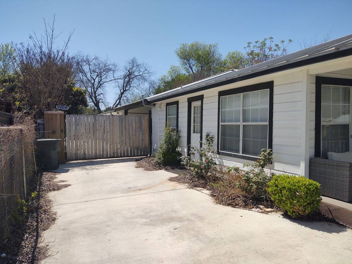 House for rent at 235 N Hidalgo Ave, New Braunfels, TX 78130