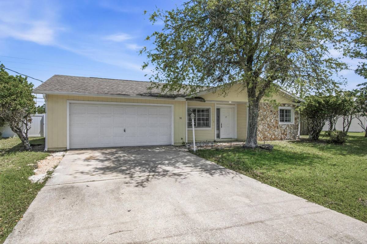 House for rent at 38 E Diamond Dr, Palm Coast, FL 32164
