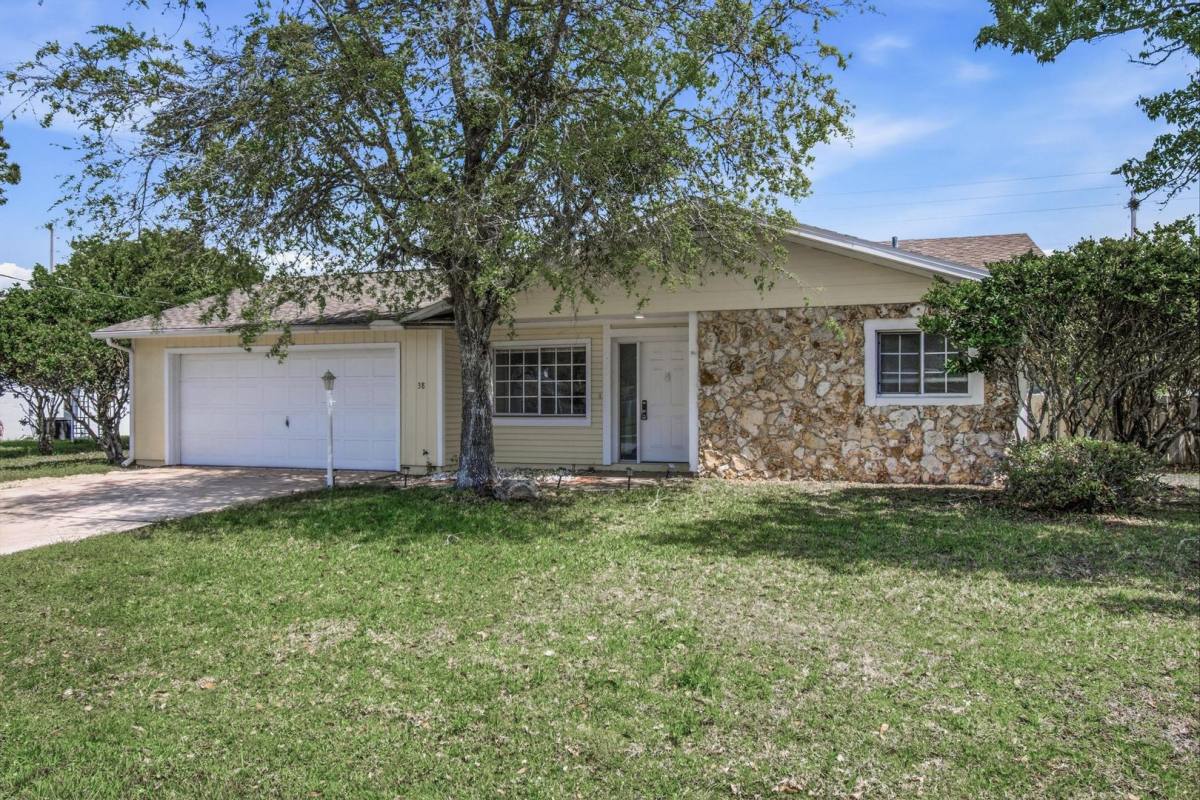 House for rent at 38 E Diamond Dr, Palm Coast, FL 32164