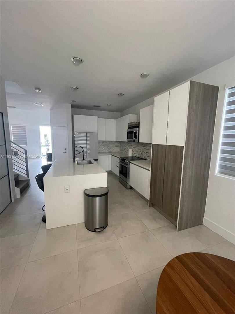 Townhouse for rent at 7240 NW 103rd Path, Miami, FL 33178