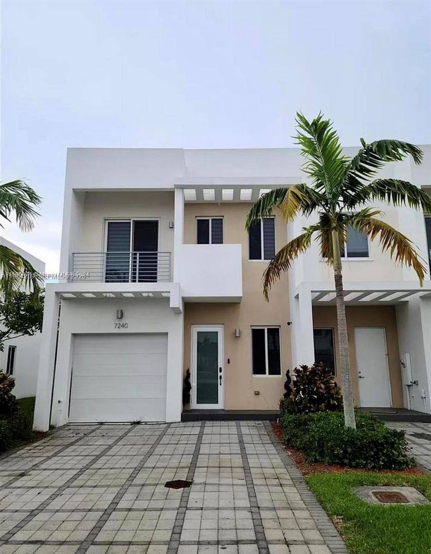 Townhouse for rent at 7240 NW 103rd Path, Miami, FL 33178