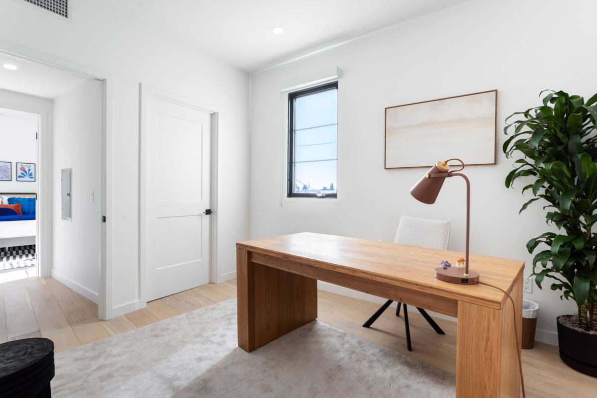 Apartment for rent at 1333 S Orange Grove Ave, Los Angeles, CA 90019