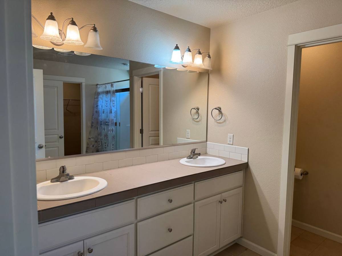 House for rent at 3008 NE 74th St, Vancouver, WA 98665