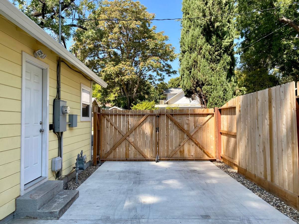 House for rent at 467 E 9th St, Chico, CA 95928