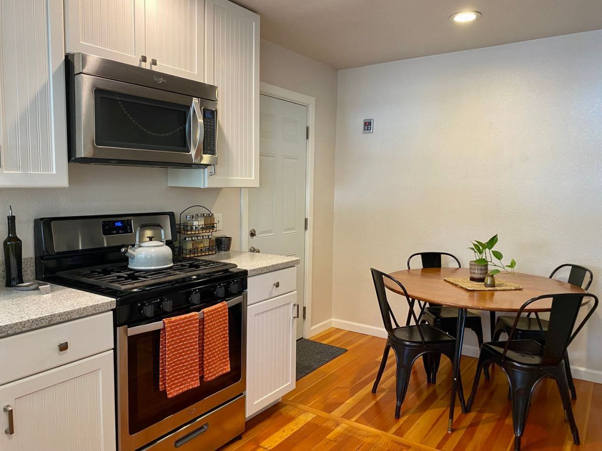 House for rent at 467 E 9th St, Chico, CA 95928