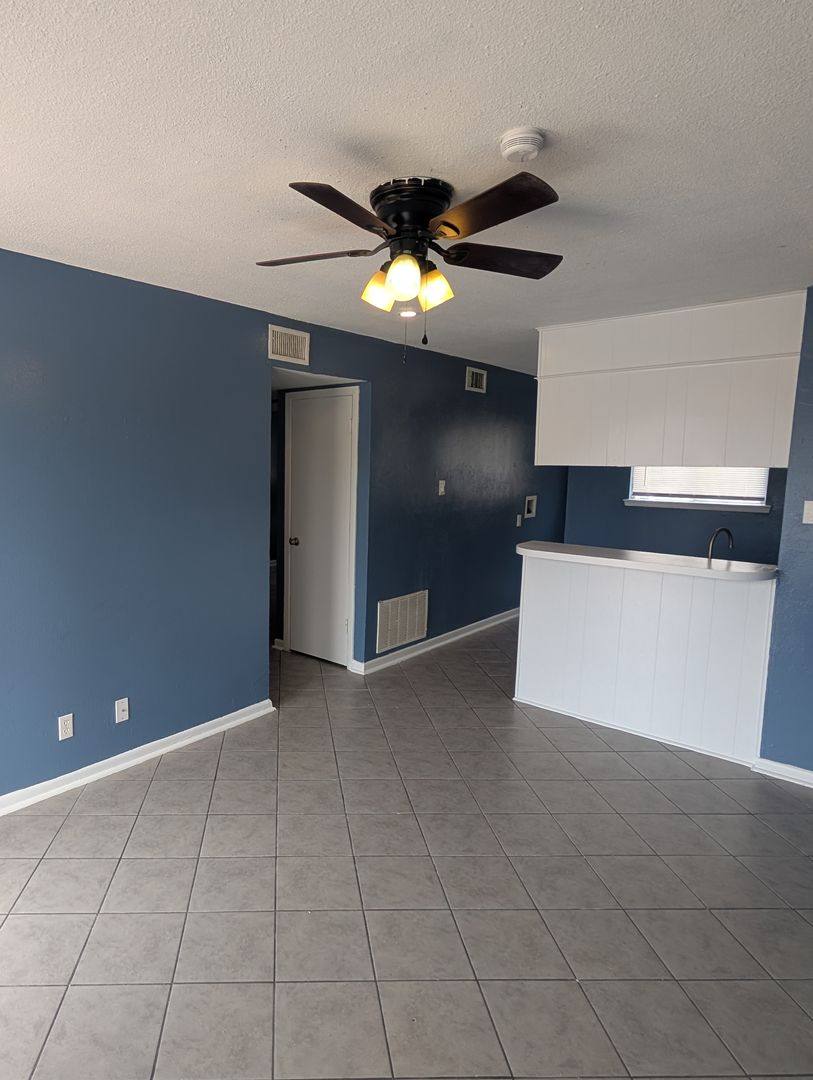 Apartment for rent at 121 W Ave, Killeen, TX 76541