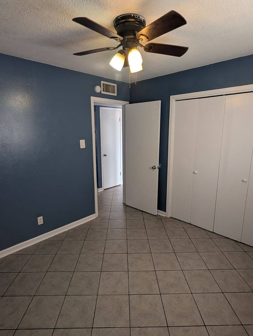 Apartment for rent at 121 W Ave, Killeen, TX 76541