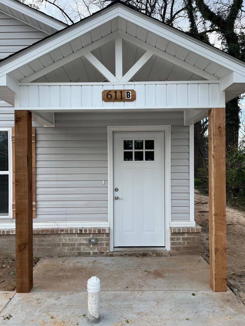 Apartment for rent at 611 Vine St, Van Buren, AR 72956