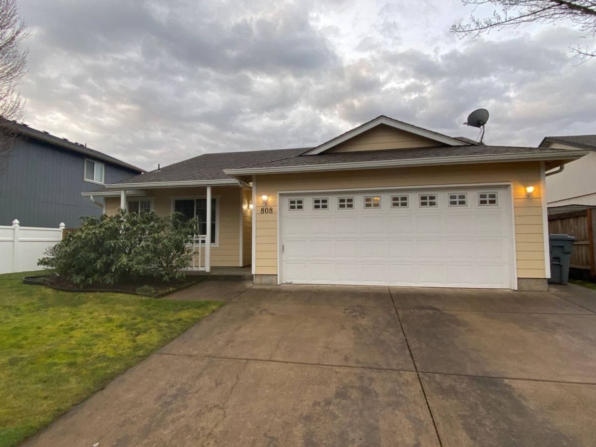 House for rent at 808 Riverbow Ave NW, Albany, OR 97321