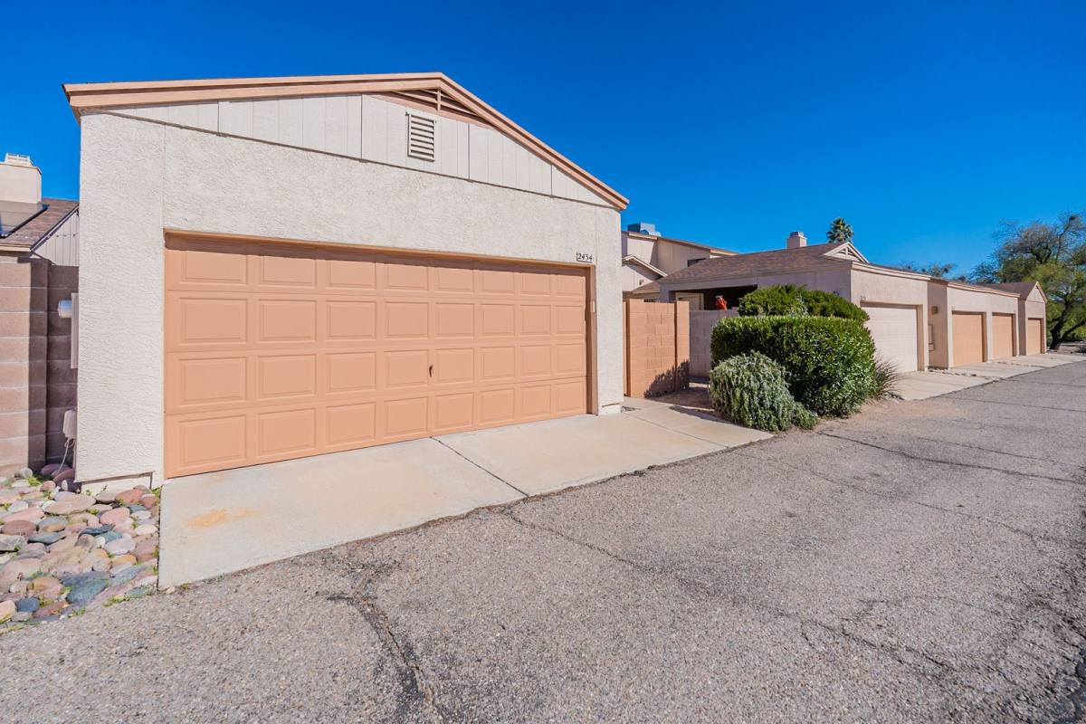 Townhouse for rent at 2434 N Palo Hacha Dr, Tucson, AZ 85745