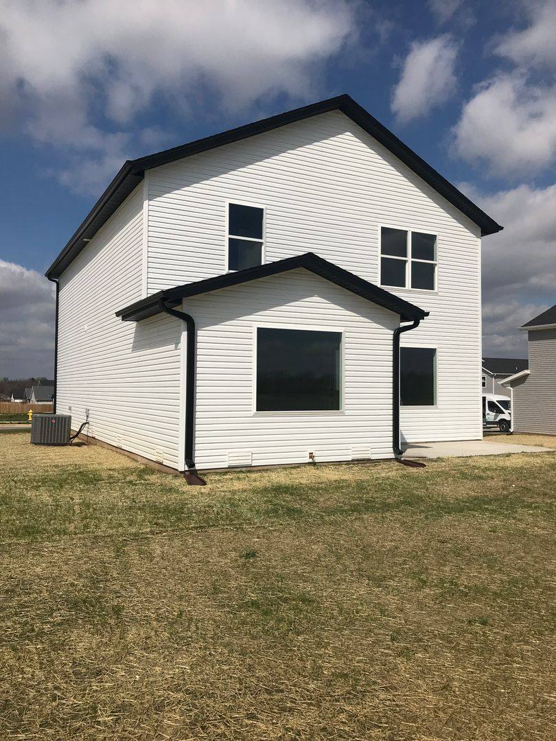 House for rent at 1062 W Holly St, Republic, MO 65738