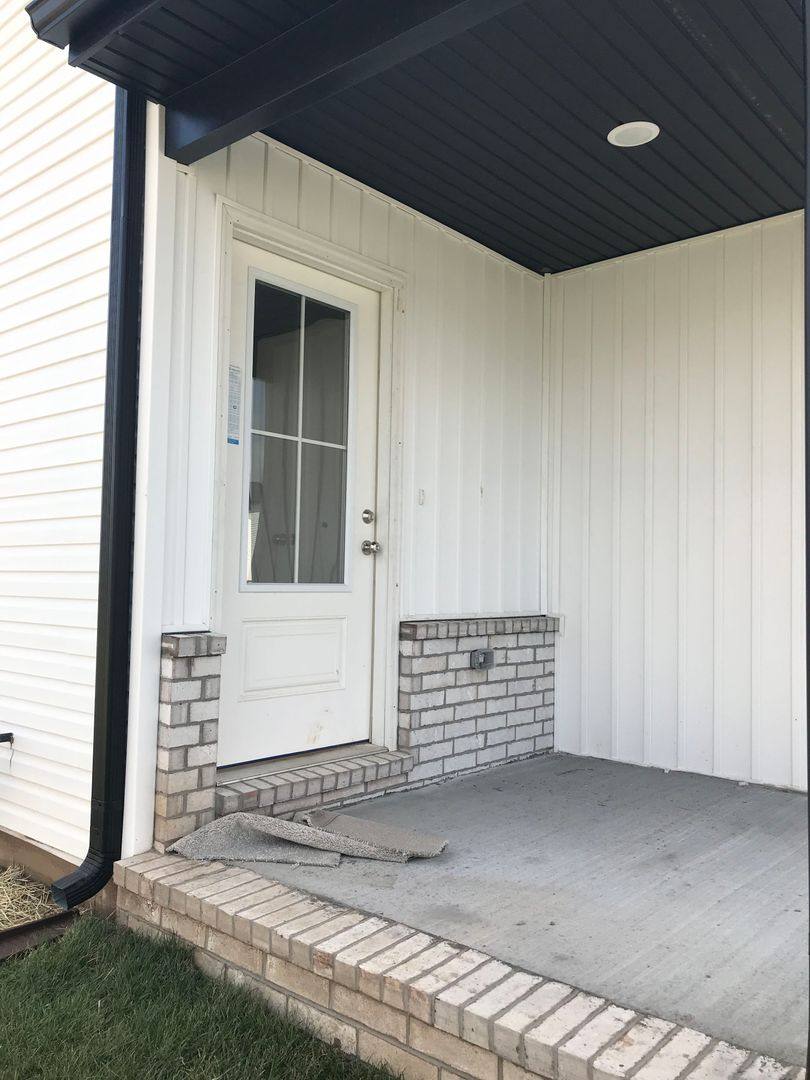 House for rent at 1062 W Holly St, Republic, MO 65738
