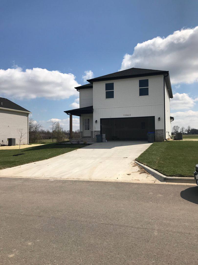 House for rent at 1062 W Holly St, Republic, MO 65738