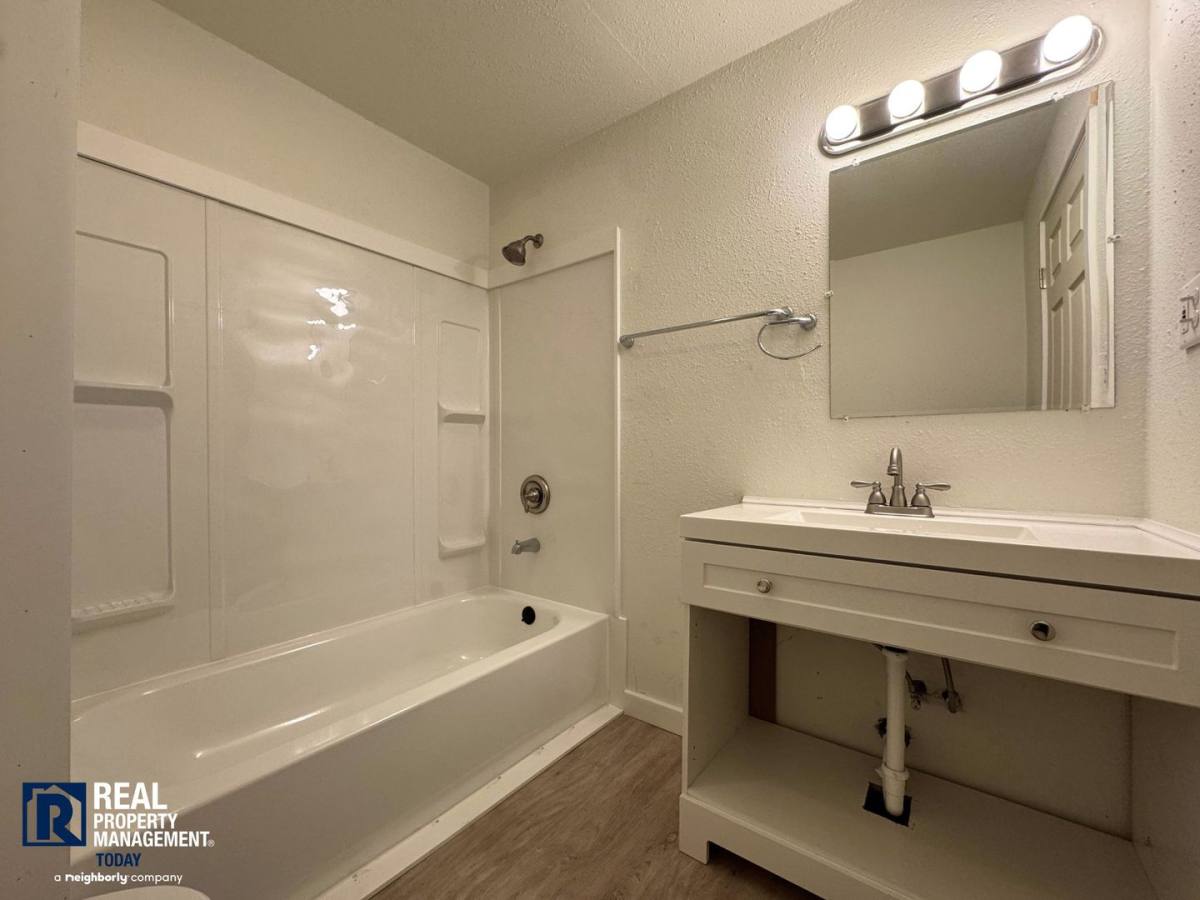 Apartment for rent at 204 128th St S, Tacoma, WA 98444
