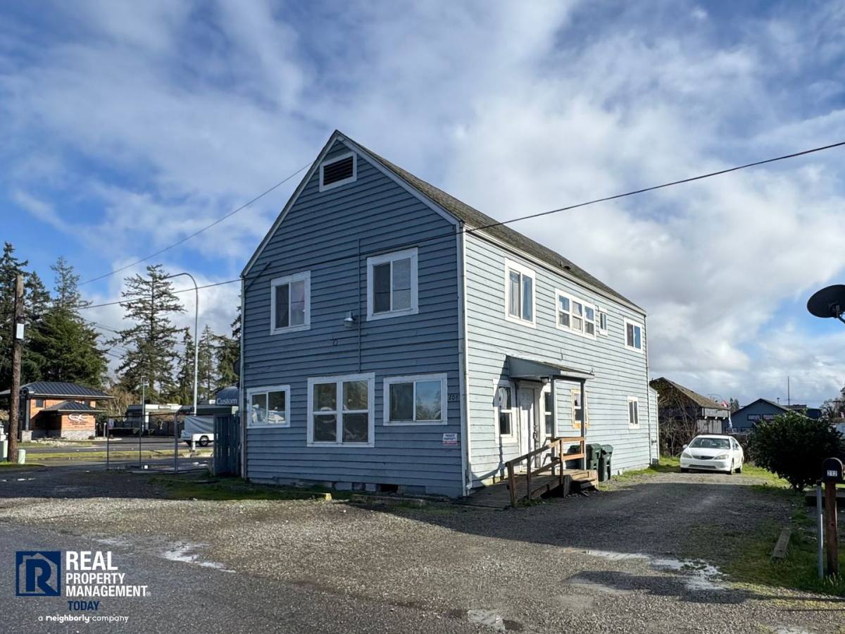 Apartment for rent at 204 128th St S, Tacoma, WA 98444