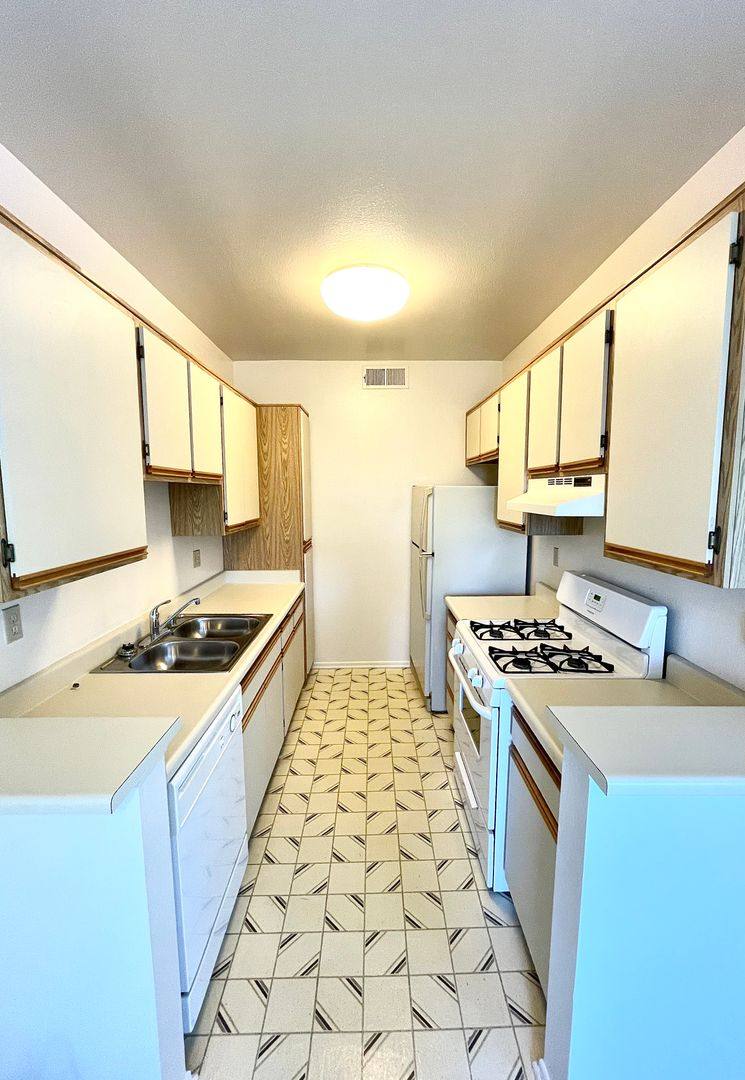 Apartment for rent at 10737 La Grange Ave, Los Angeles, CA 90025
