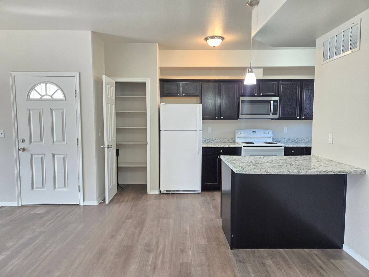Apartment for rent at 3887 W 7th Ave, Kennewick, WA 99336