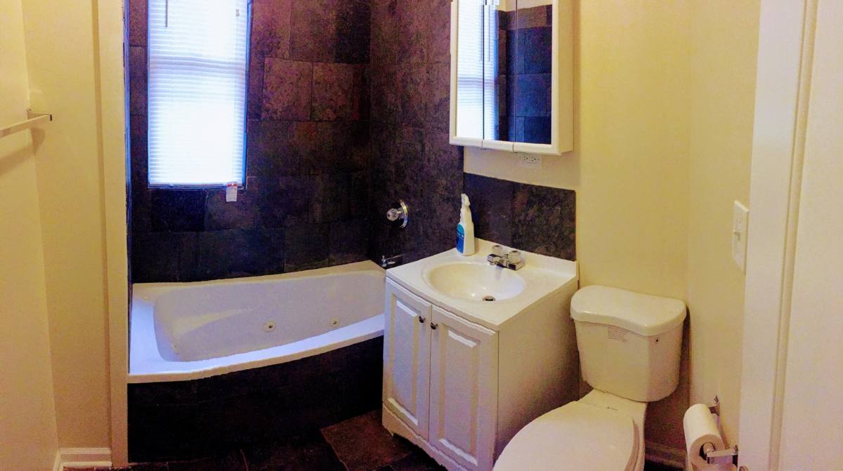 Apartment for rent at 6715 S Ada St, Chicago, IL 60636
