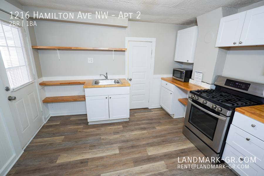Apartment for rent at 1216 Hamilton Ave NW #2, Grand Rapids, MI 49504