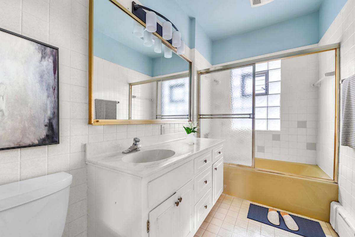 Apartment for rent at 1931 E Kenwood Blvd, Milwaukee, WI 53211