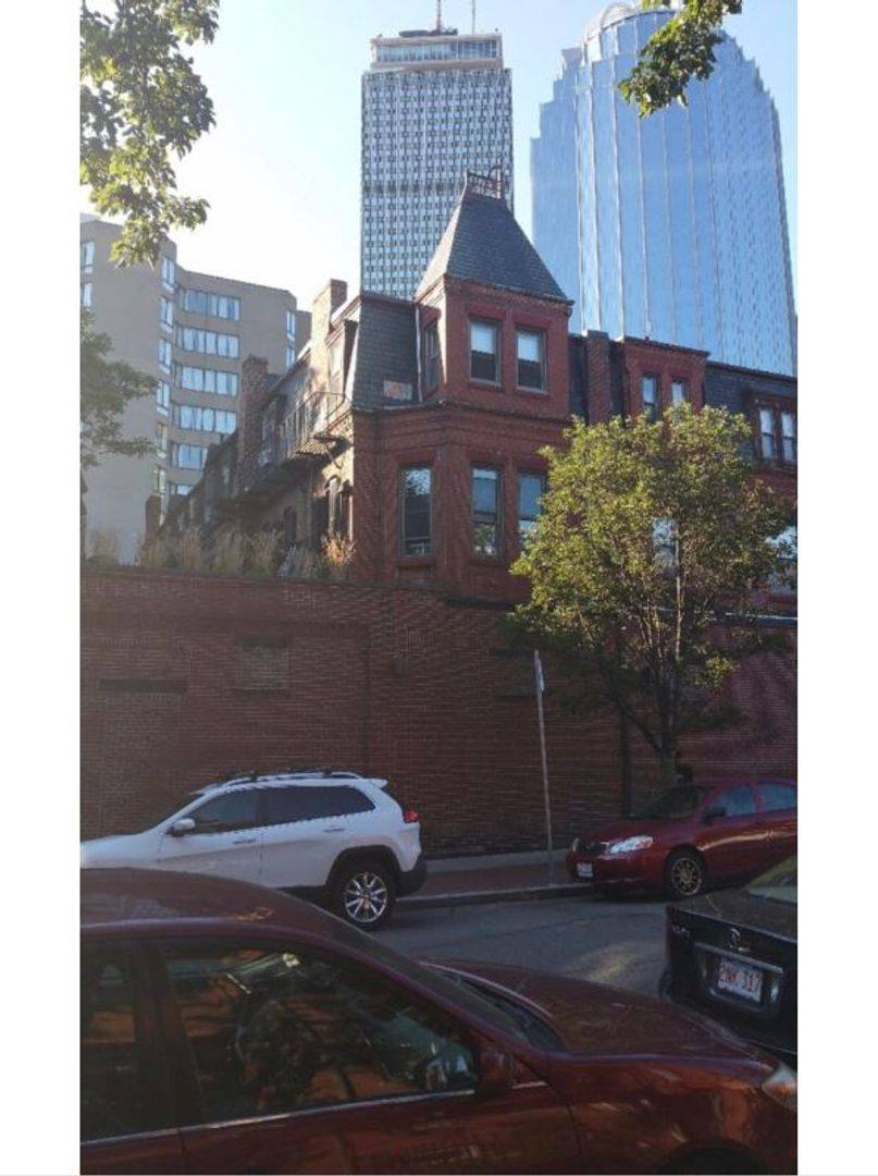 Apartment for rent at 93 Saint Botolph St #D1, Boston, MA 02116