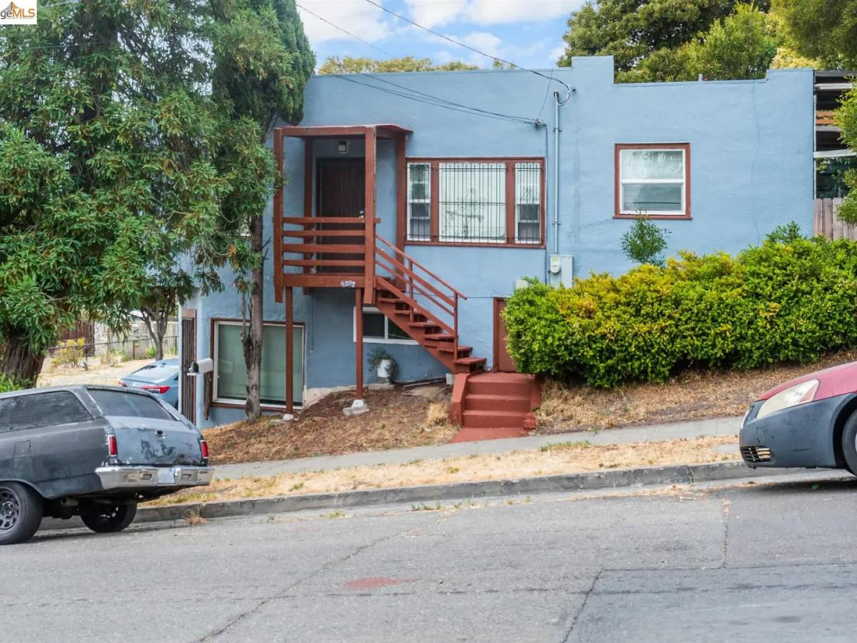 Apartment for rent at 4500 San Carlos Ave, Oakland, CA 94601