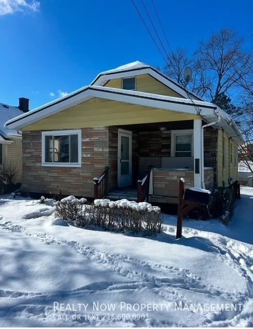 Apartment for rent at 5164 E 128th St, Cleveland, OH 44125