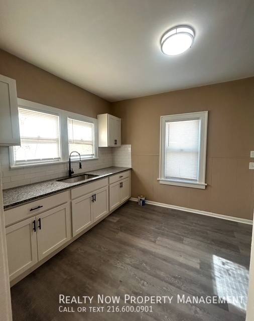 Apartment for rent at 5164 E 128th St, Cleveland, OH 44125