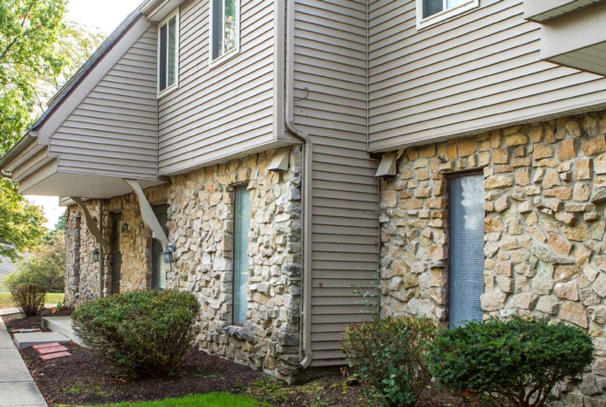 Townhouse for rent at 5707 W Maple Grove Rd, Huntington, IN 46750