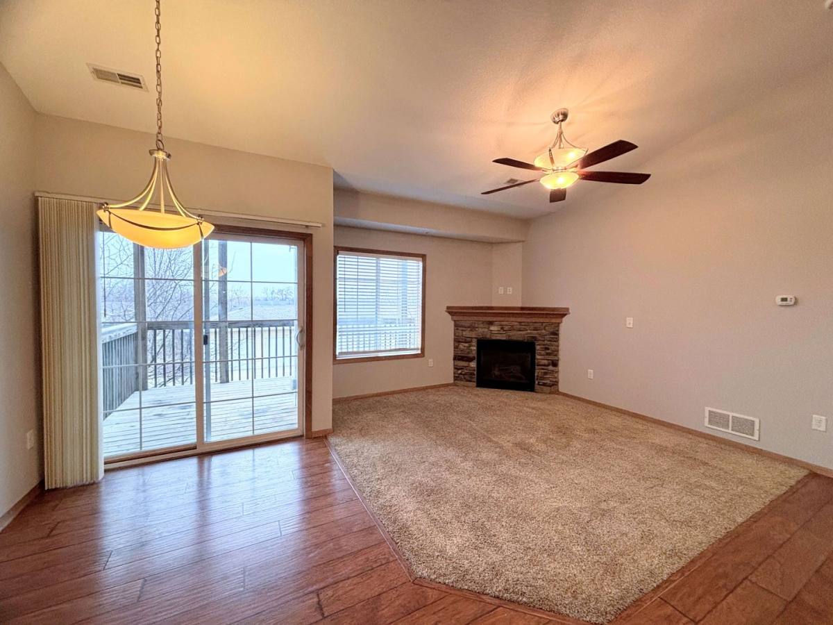 Condo for rent at 2000 Meadow Court, Des Moines, IA 50320