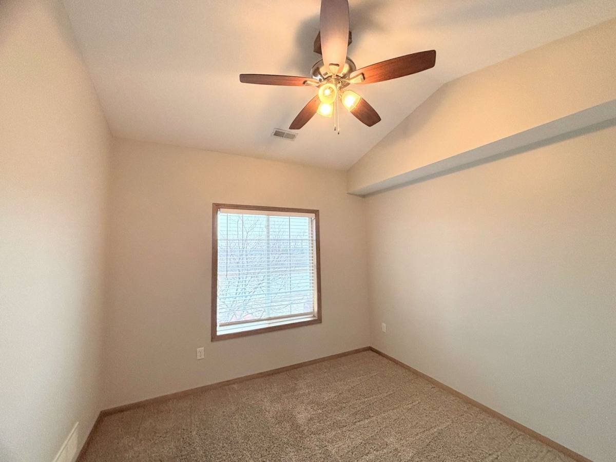 Condo for rent at 2000 Meadow Court, Des Moines, IA 50320