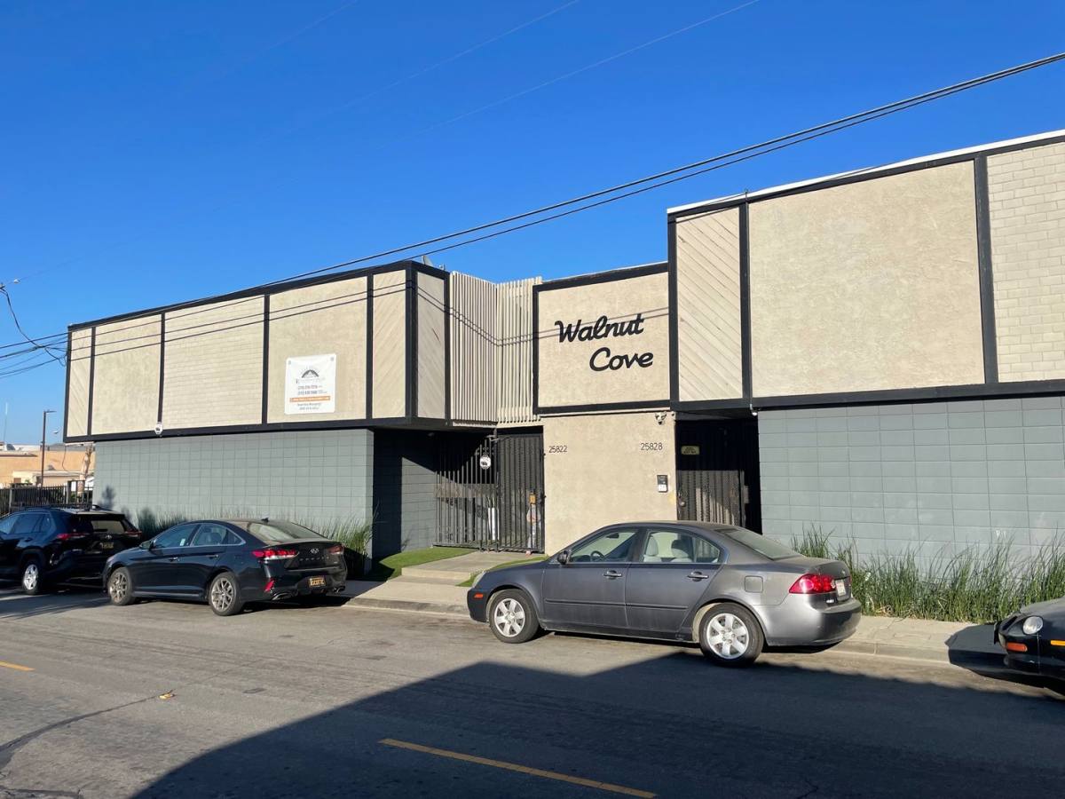 Apartment for rent at 25822-25828 Walnut St, Lomita, CA 90717