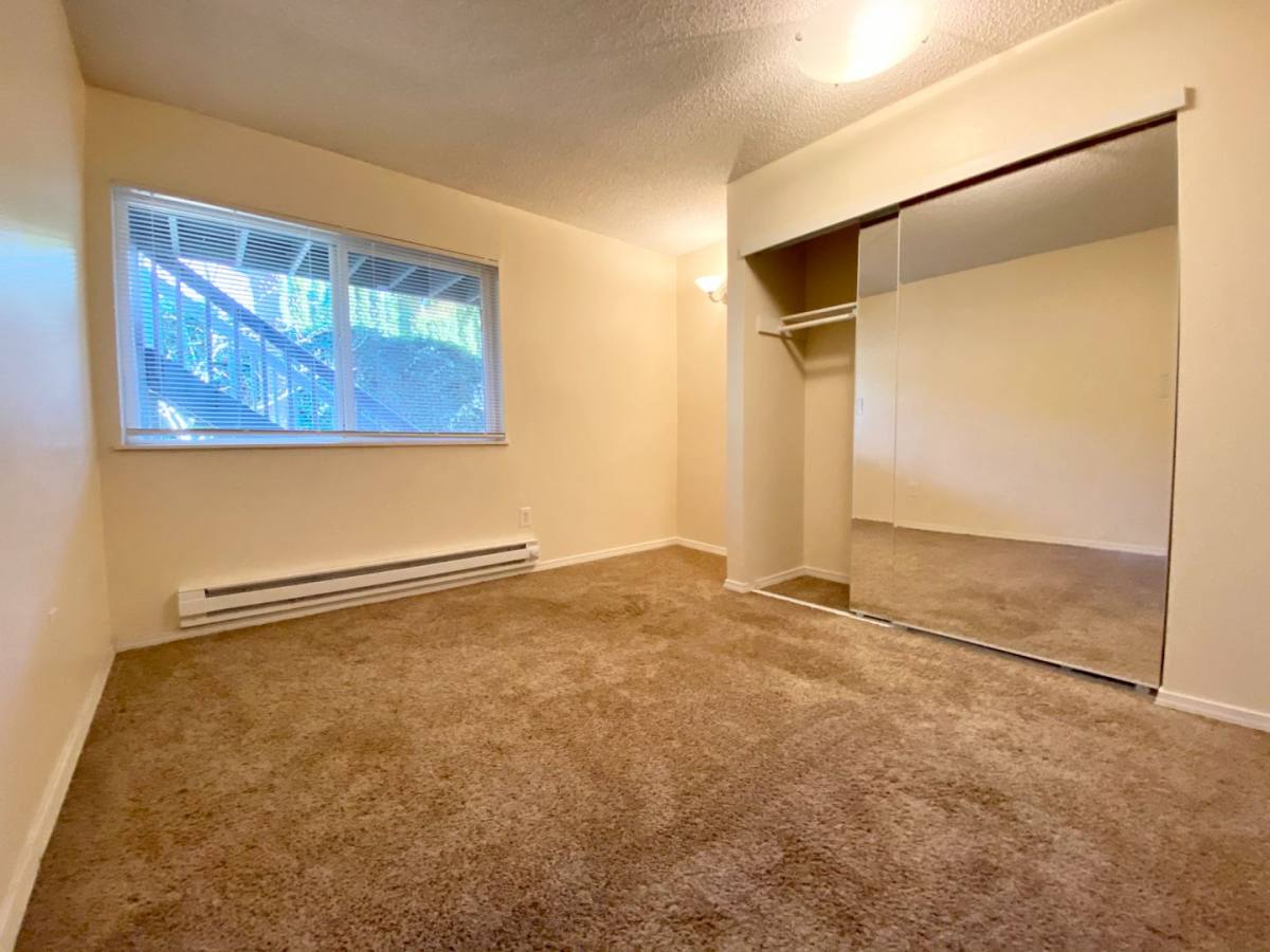 Apartment for rent at 804 Market St, Kirkland, WA 98033