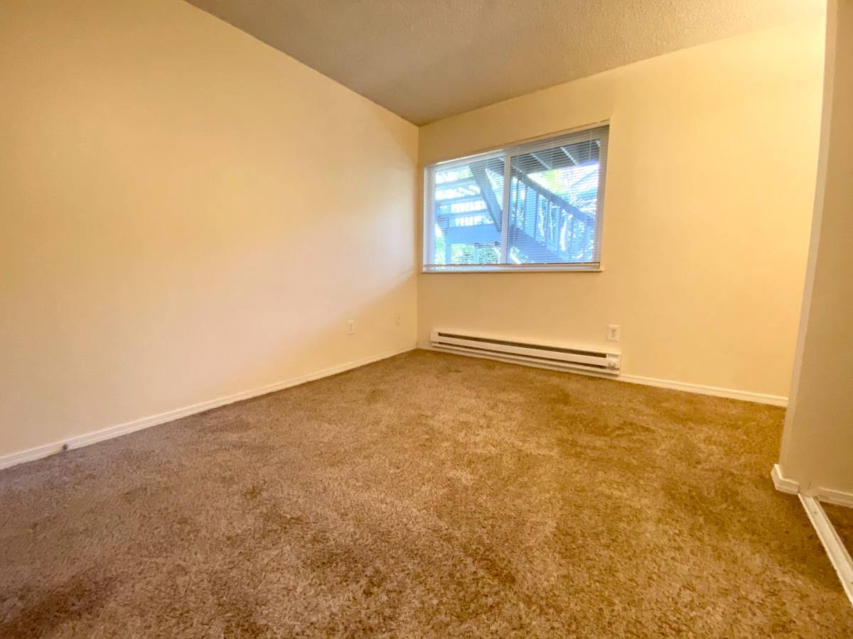 Apartment for rent at 804 Market St, Kirkland, WA 98033