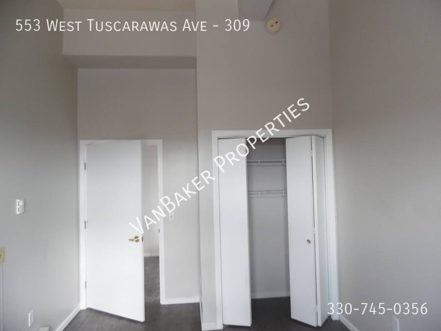 Apartment for rent at 553 W Tuscarawas Ave #309, Barberton, OH 44203