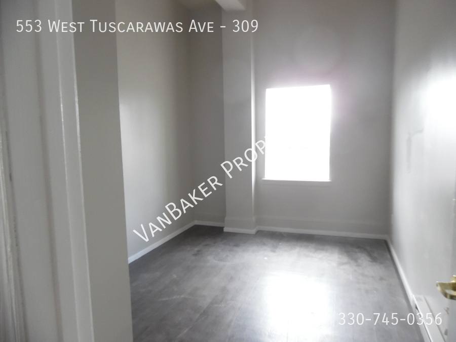 Apartment for rent at 553 W Tuscarawas Ave #309, Barberton, OH 44203