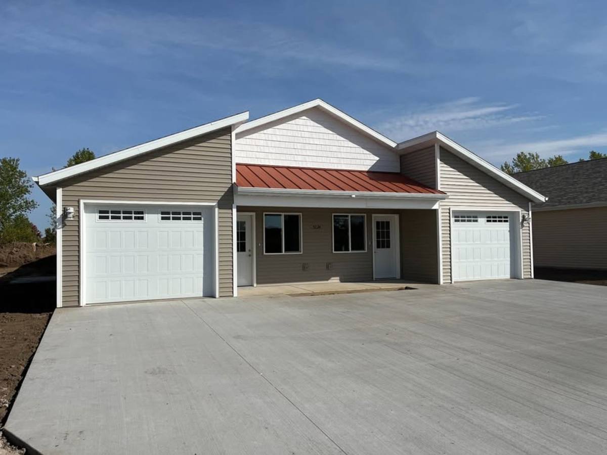 Apartment for rent at 5270 Christopher Dr, Eau Claire, WI 54703