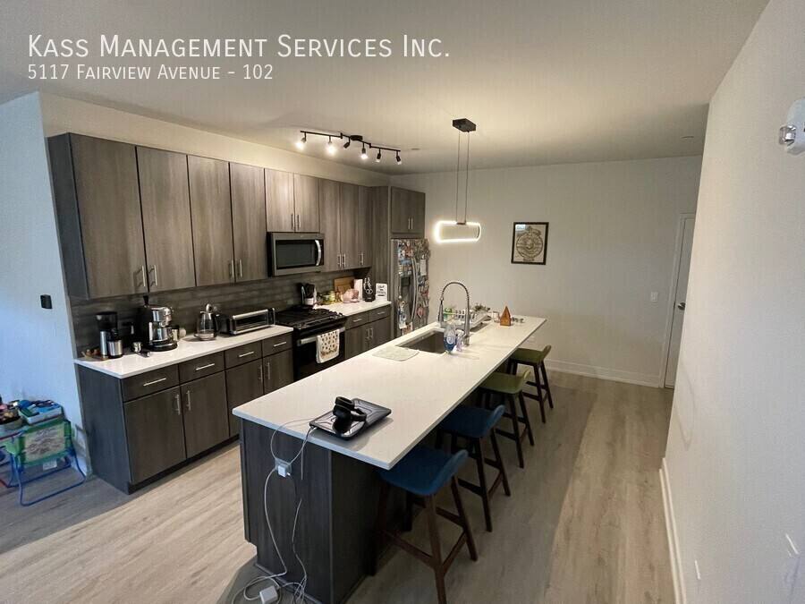Apartment for rent at 5117 Fairview Ave #102, Downers Grove, IL 60515