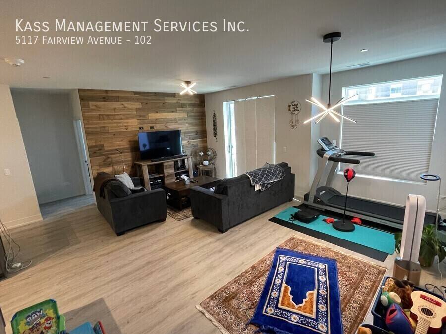 Apartment for rent at 5117 Fairview Ave #102, Downers Grove, IL 60515
